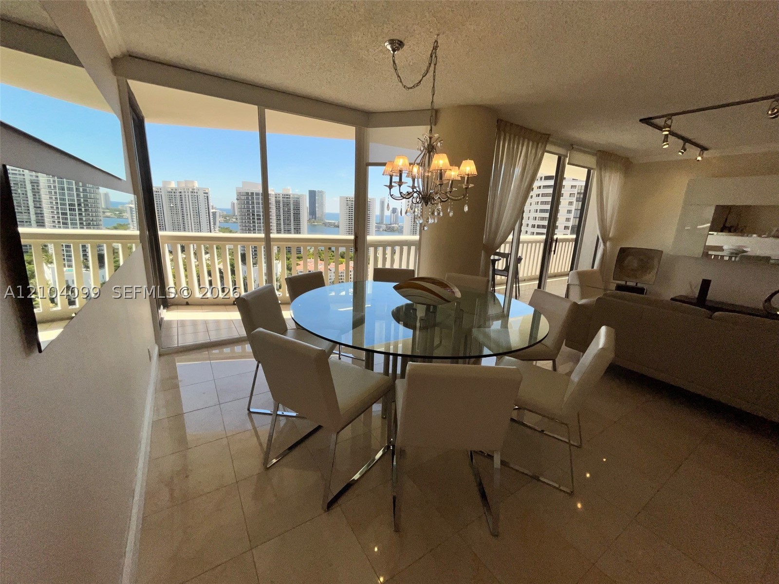 1000 W Island Blvd #2707, Aventura FL 33160