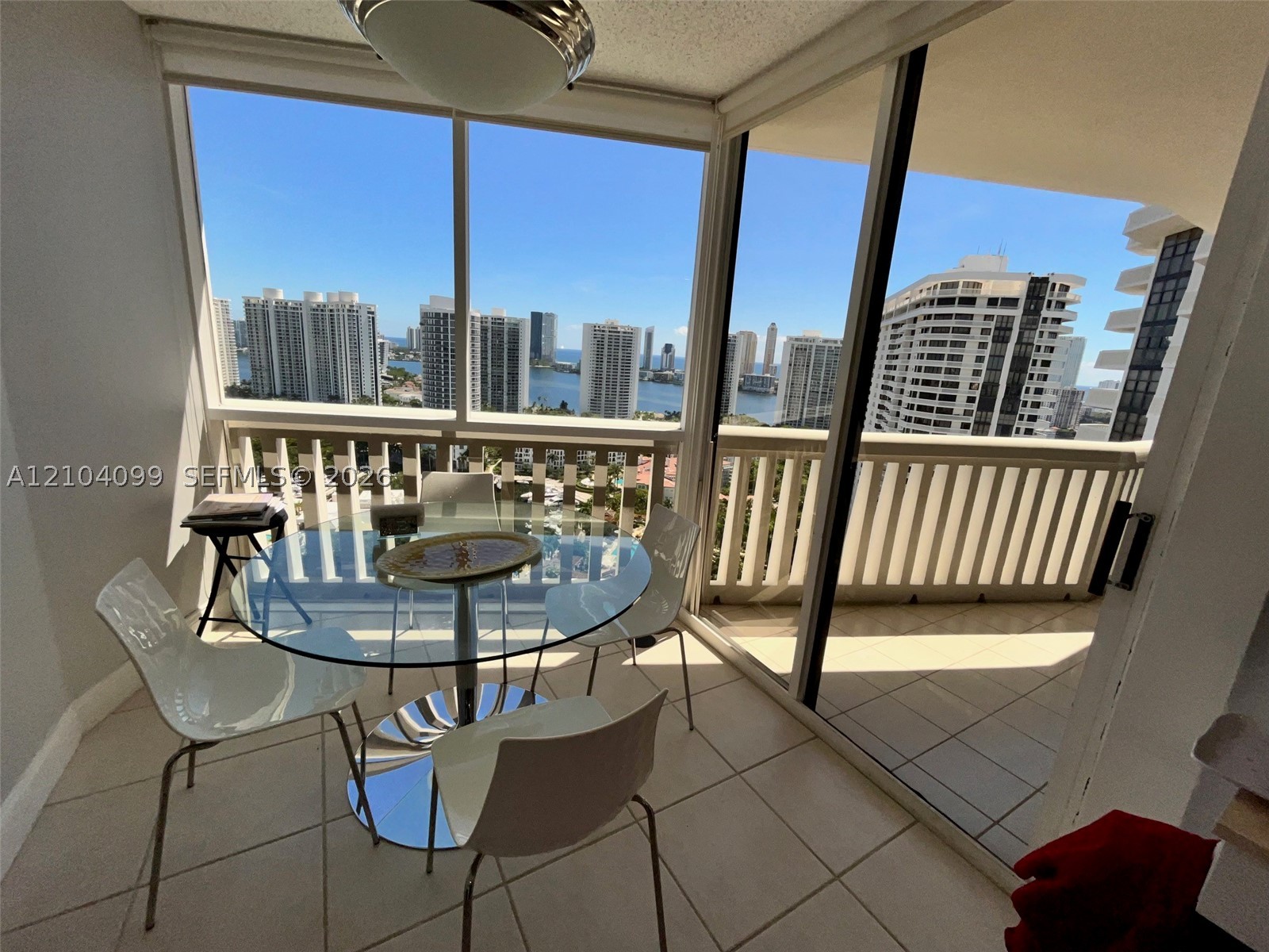 1000 W Island Blvd #2707, Aventura FL 33160