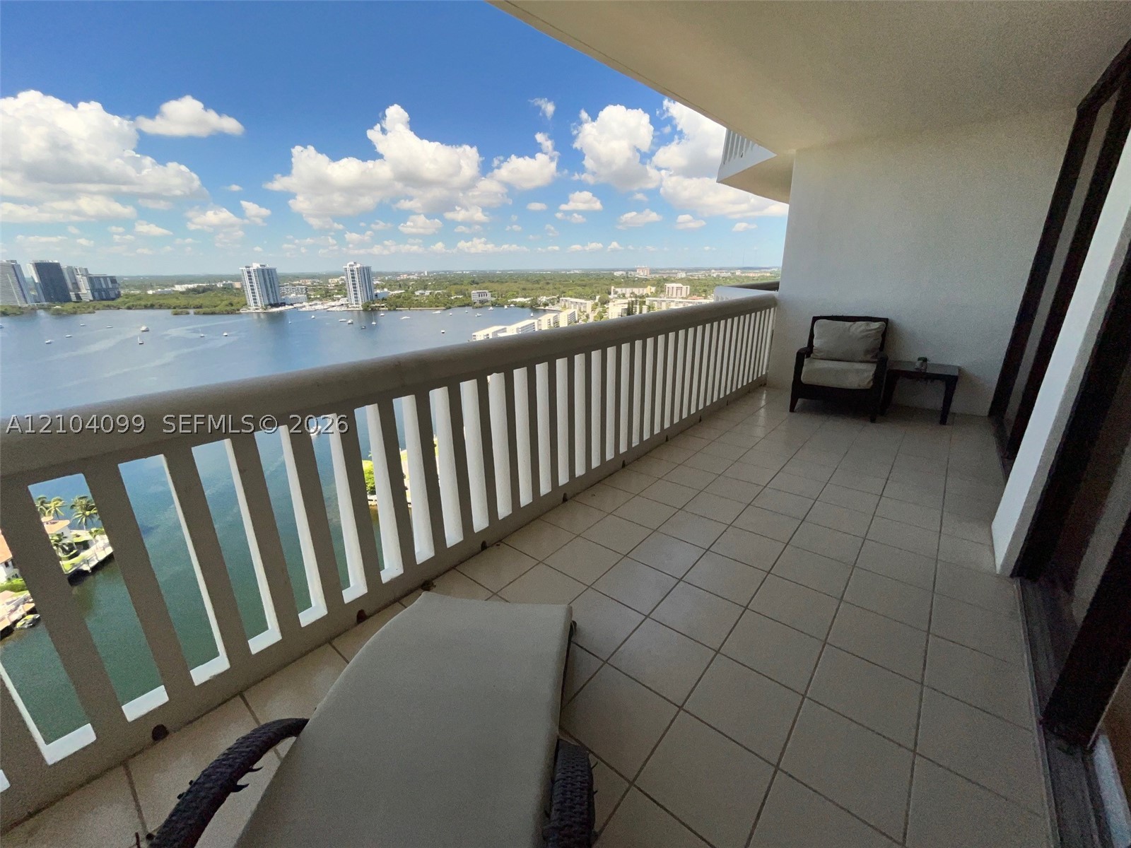 1000 W Island Blvd #2707, Aventura FL 33160