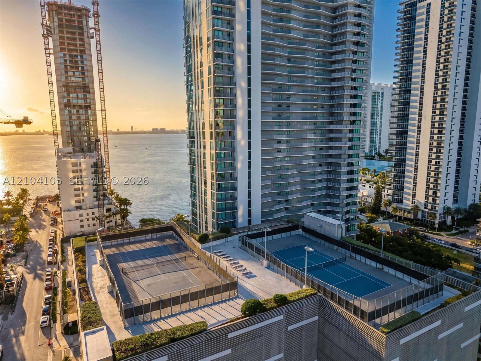 460 NE 28th St #PH 4104, Miami FL 33137