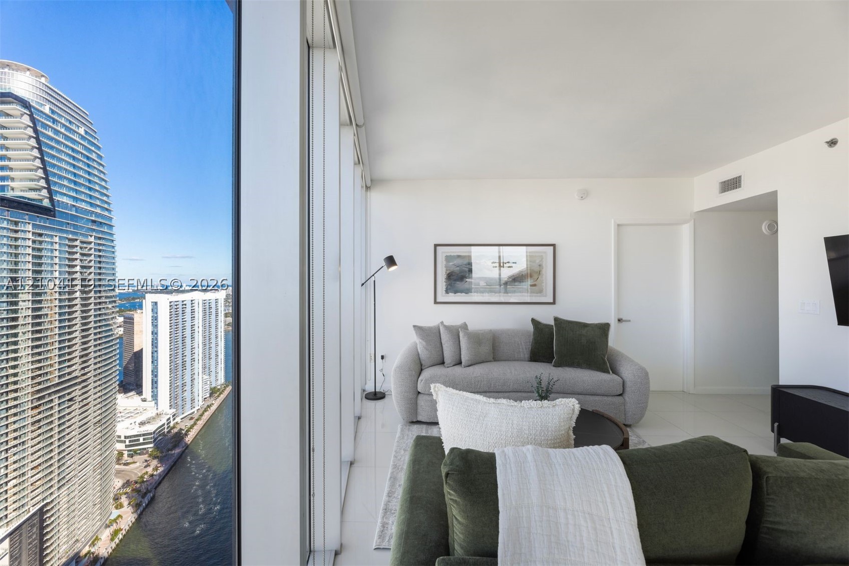 485 Brickell Ave #4804, Miami FL 33131