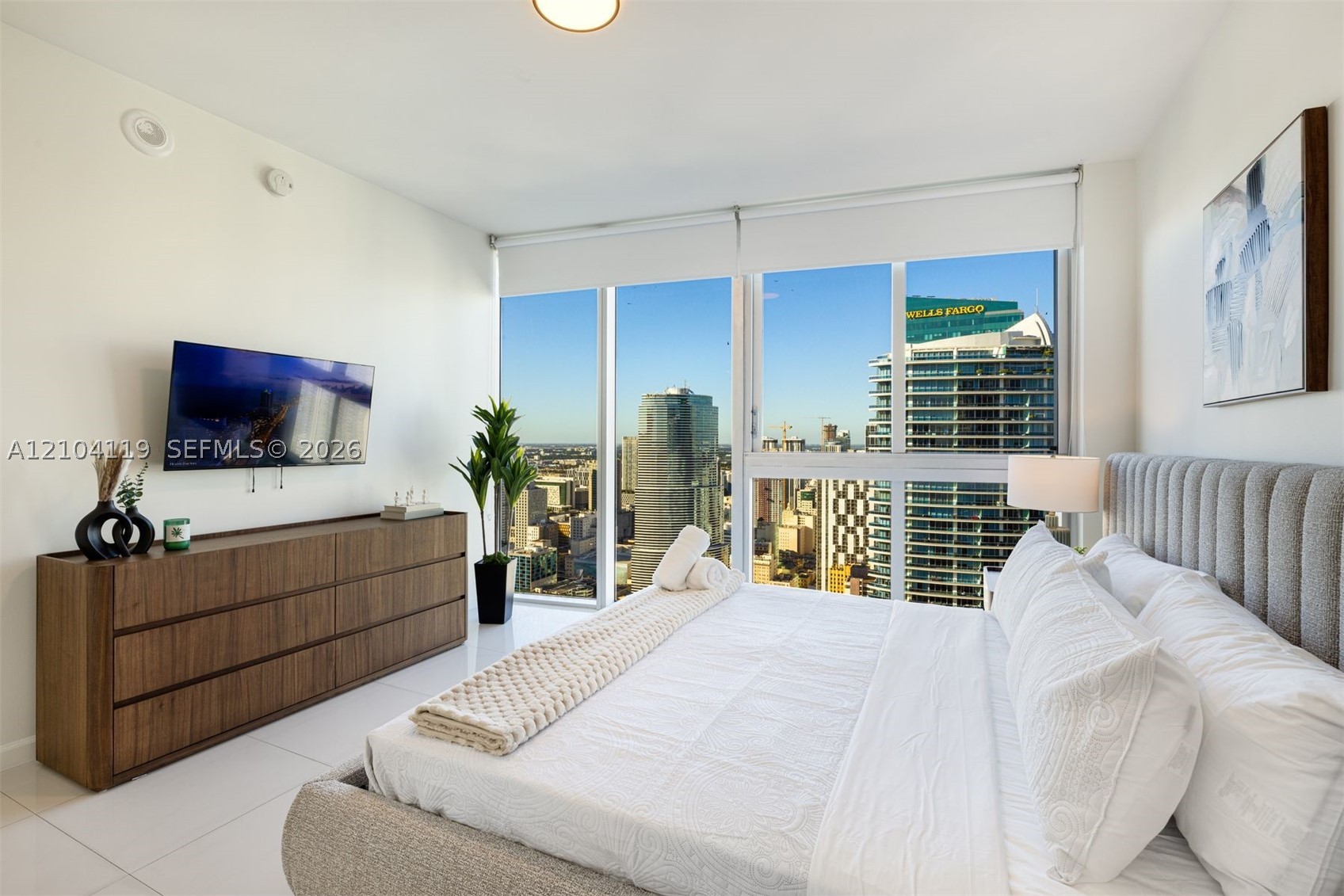485 Brickell Ave #4804, Miami FL 33131