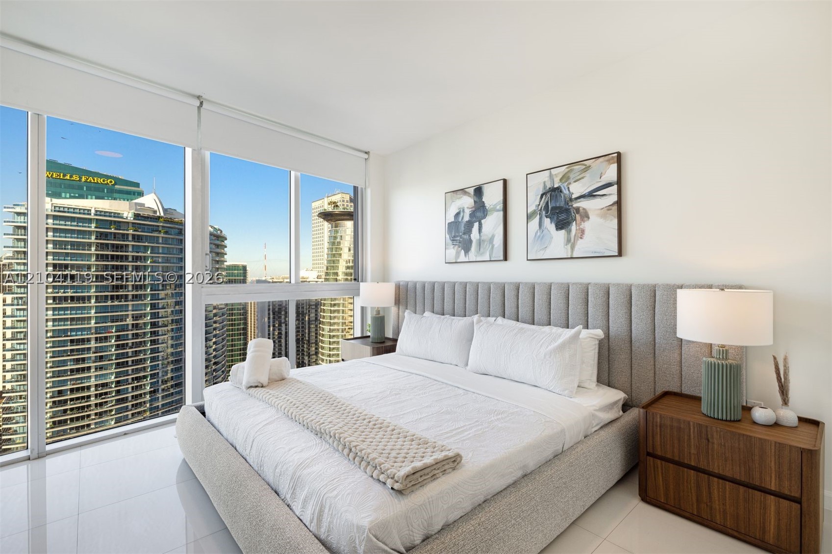 485 Brickell Ave #4804, Miami FL 33131
