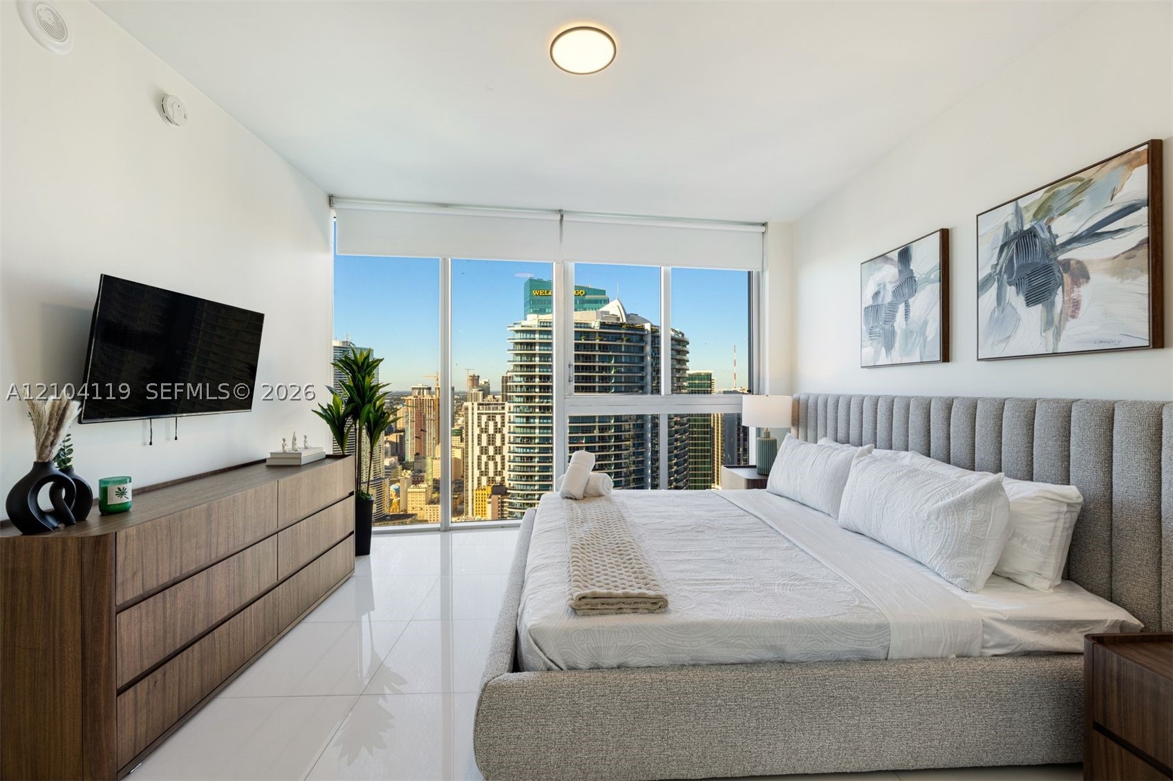 485 Brickell Ave #4804, Miami FL 33131