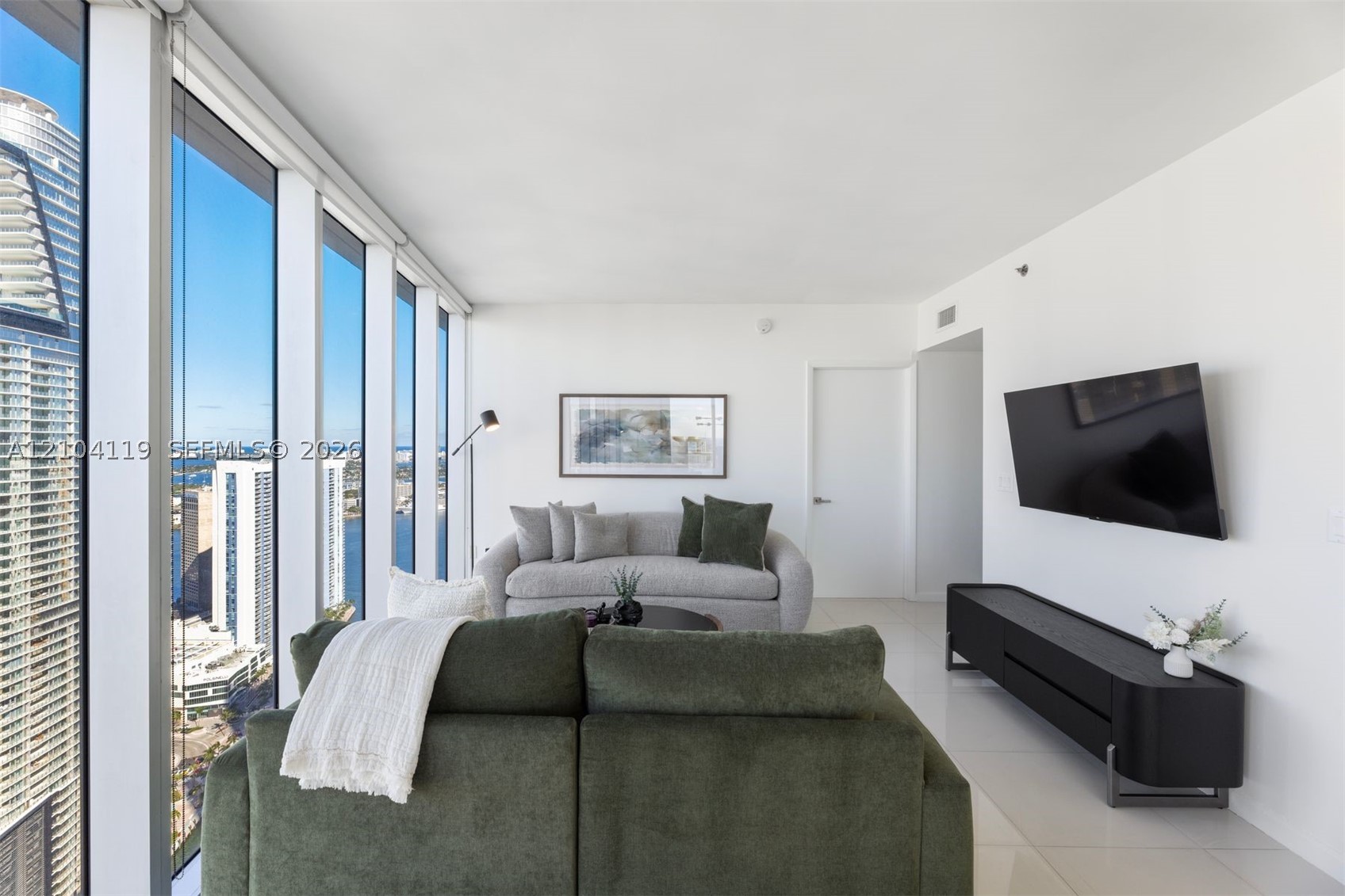 485 Brickell Ave #4804, Miami FL 33131