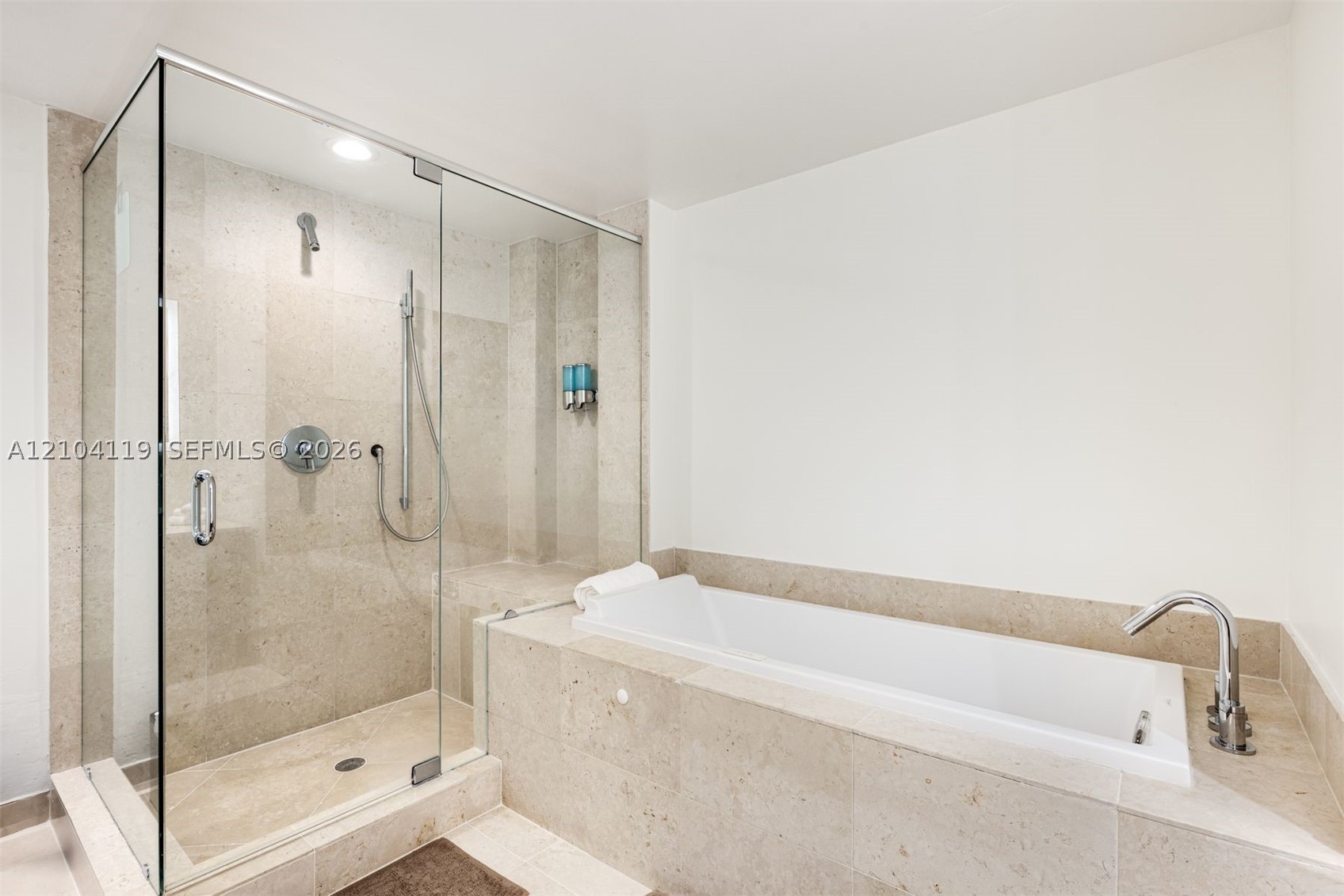 485 Brickell Ave #4804, Miami FL 33131
