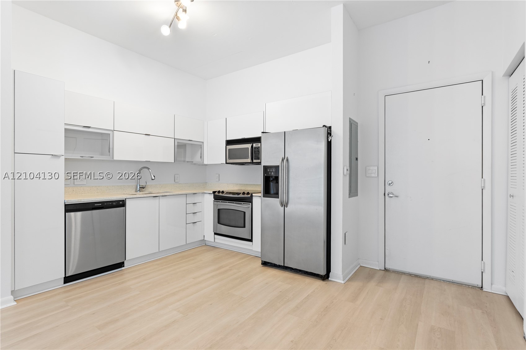 234 NE 3rd St #909, Miami FL 33132