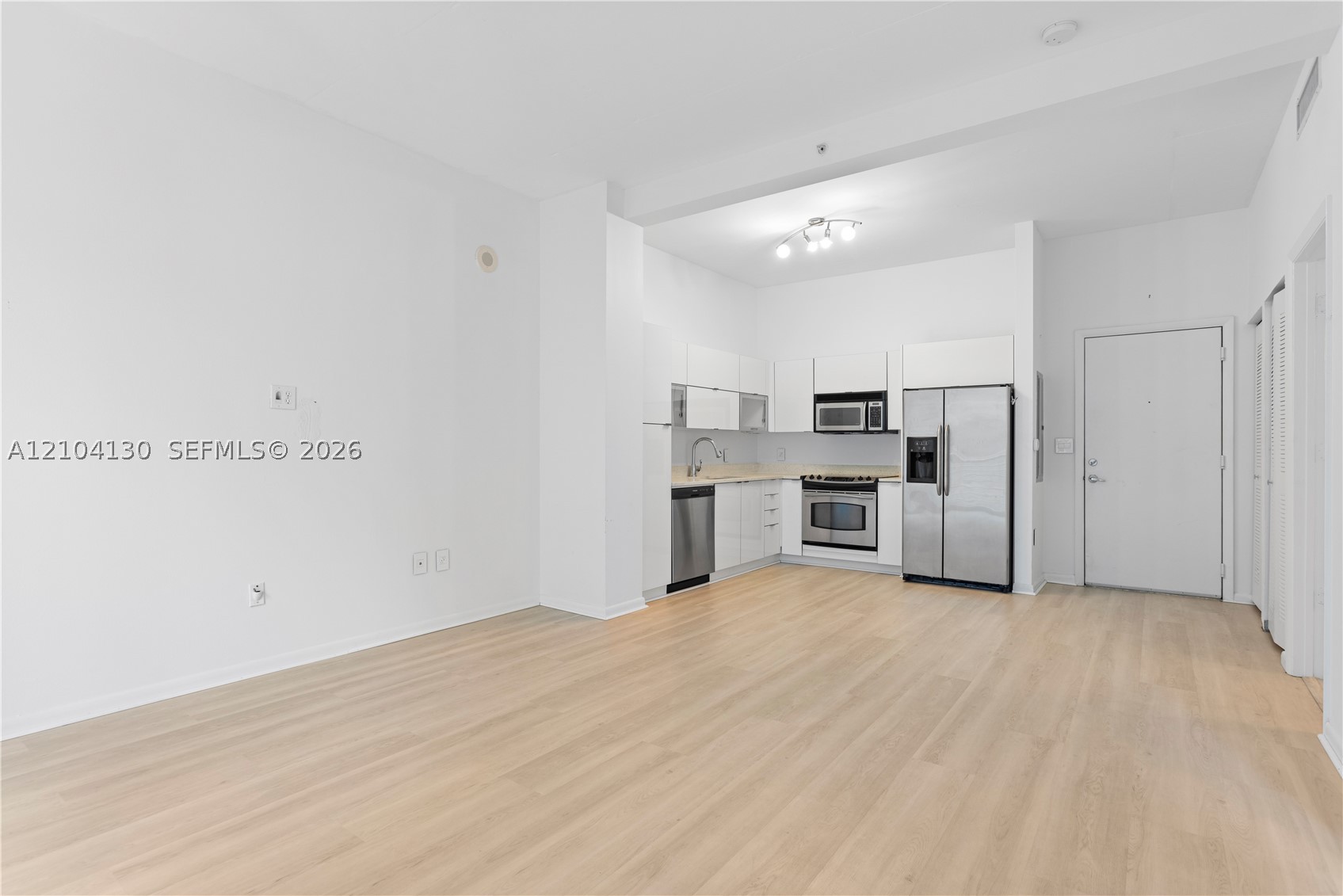 234 NE 3rd St #909, Miami FL 33132