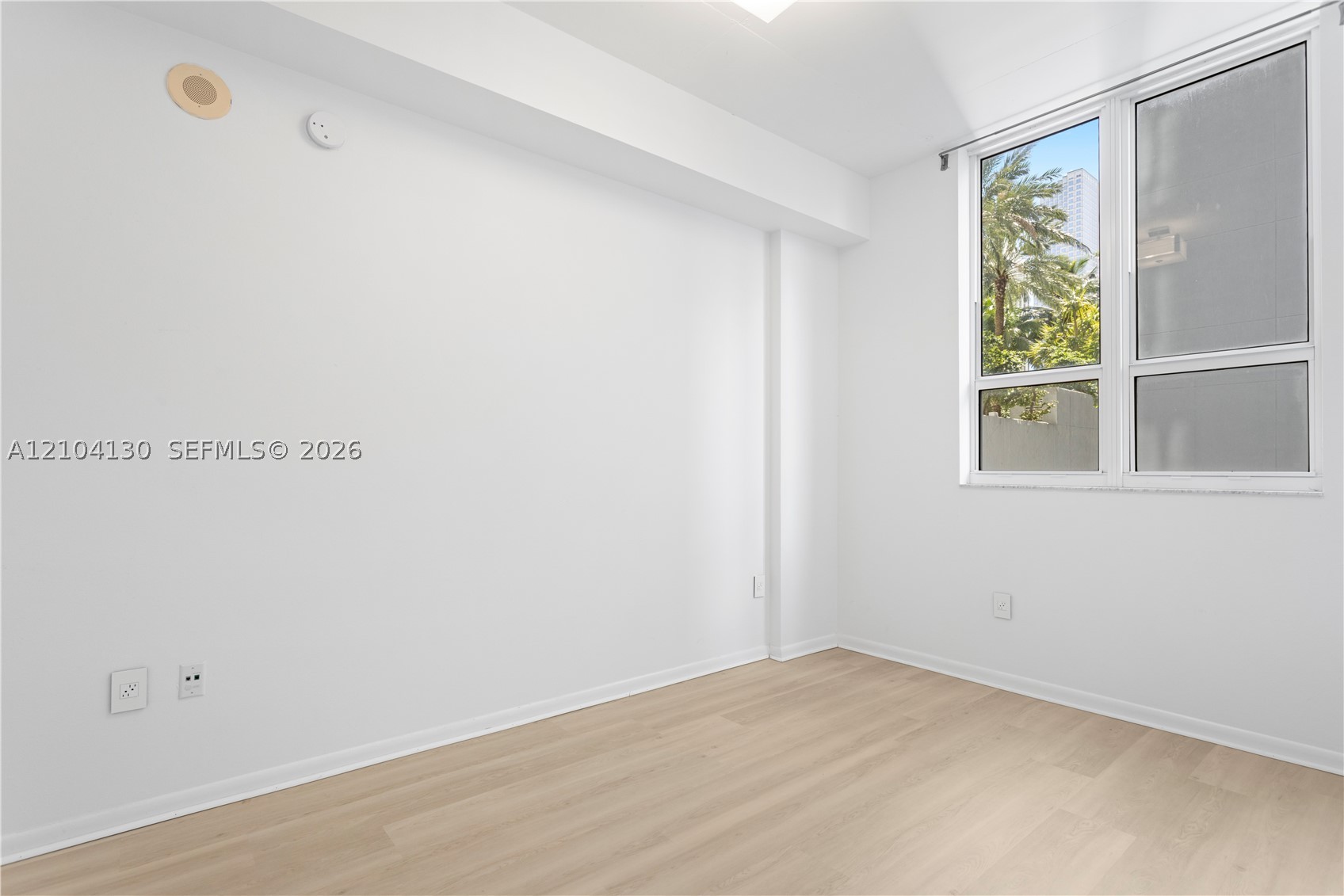 234 NE 3rd St #909, Miami FL 33132