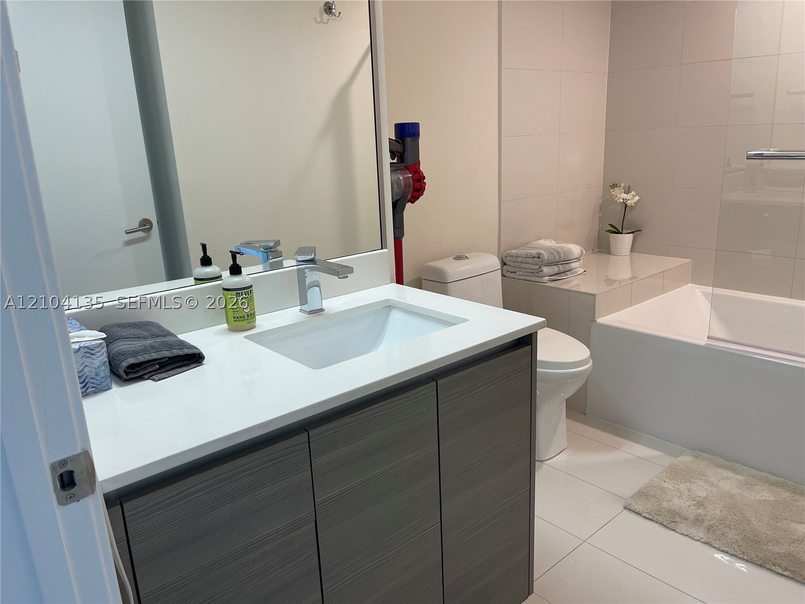 460 NE 28th St #3706, Miami FL 33137
