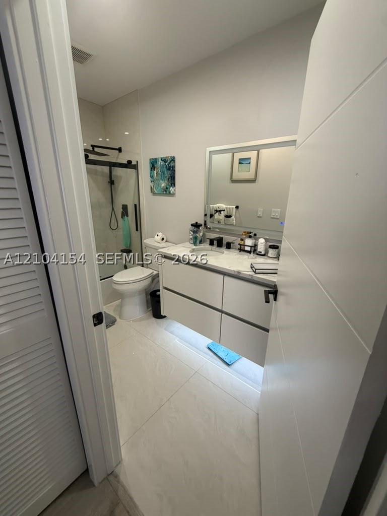 7691 Granville Dr #410, Tamarac FL 33321