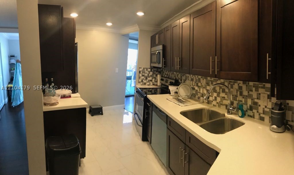 6901 Environ Blvd #5F, Lauderhill FL 33319