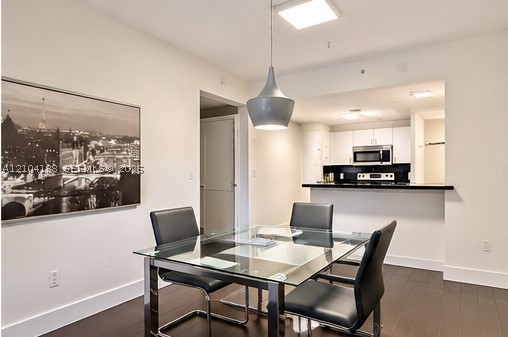 185 SE 14th Ter #1703, Miami FL 33131
