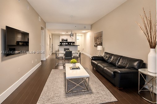 185 SE 14th Ter #1703, Miami FL 33131