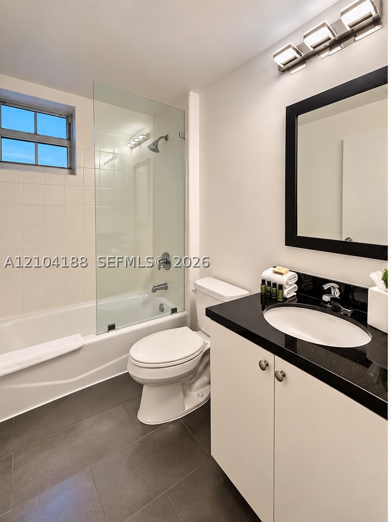 185 SE 14th Ter #1703, Miami FL 33131