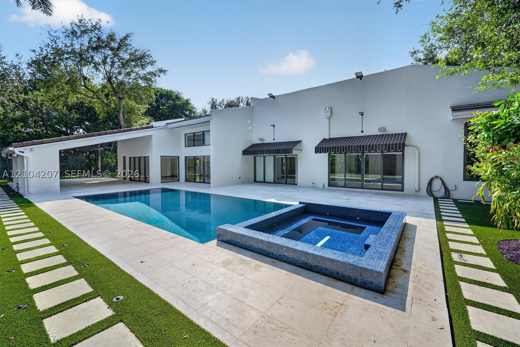 7001 Robles St, Coral Gables FL 33143