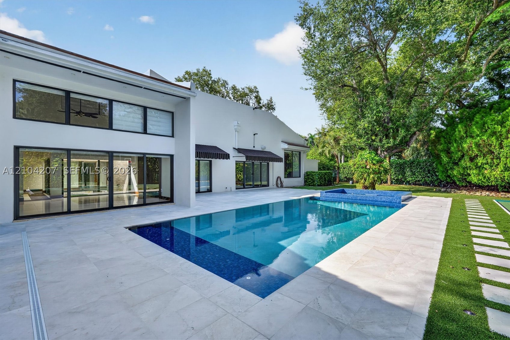 7001 Robles St, Coral Gables FL 33143