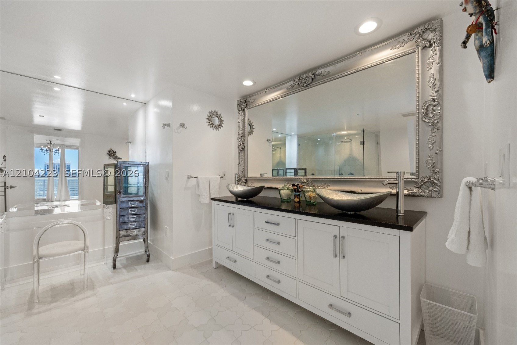 495 Brickell Ave #3401, Miami FL 33131