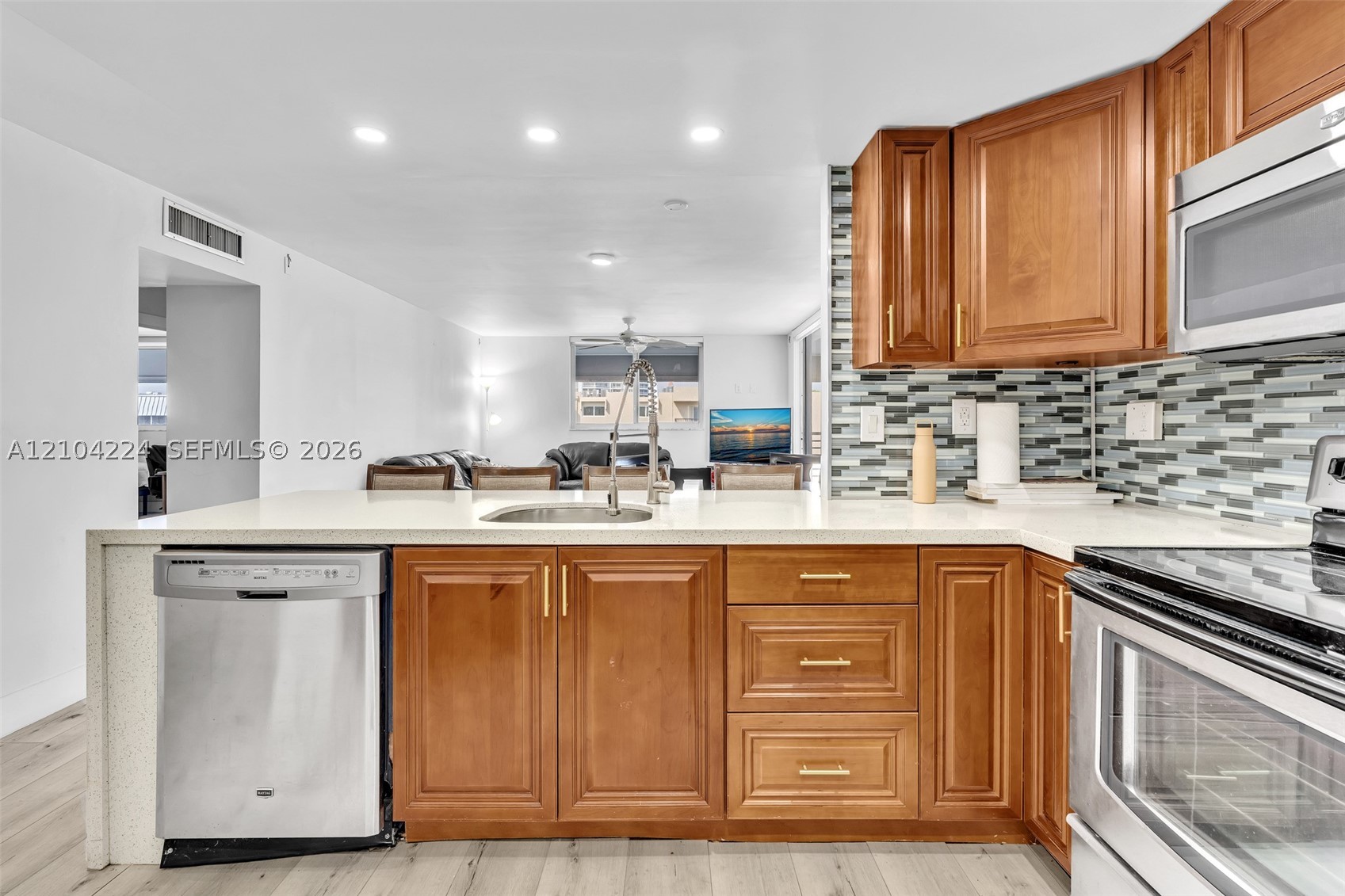 3849 NE 169th St #406, North Miami Beach FL 33160