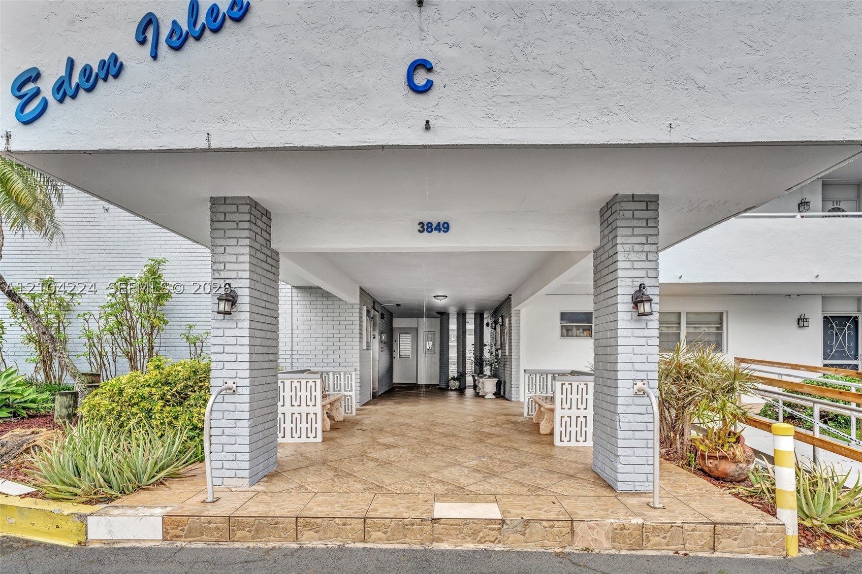 3849 NE 169th St #406, North Miami Beach FL 33160