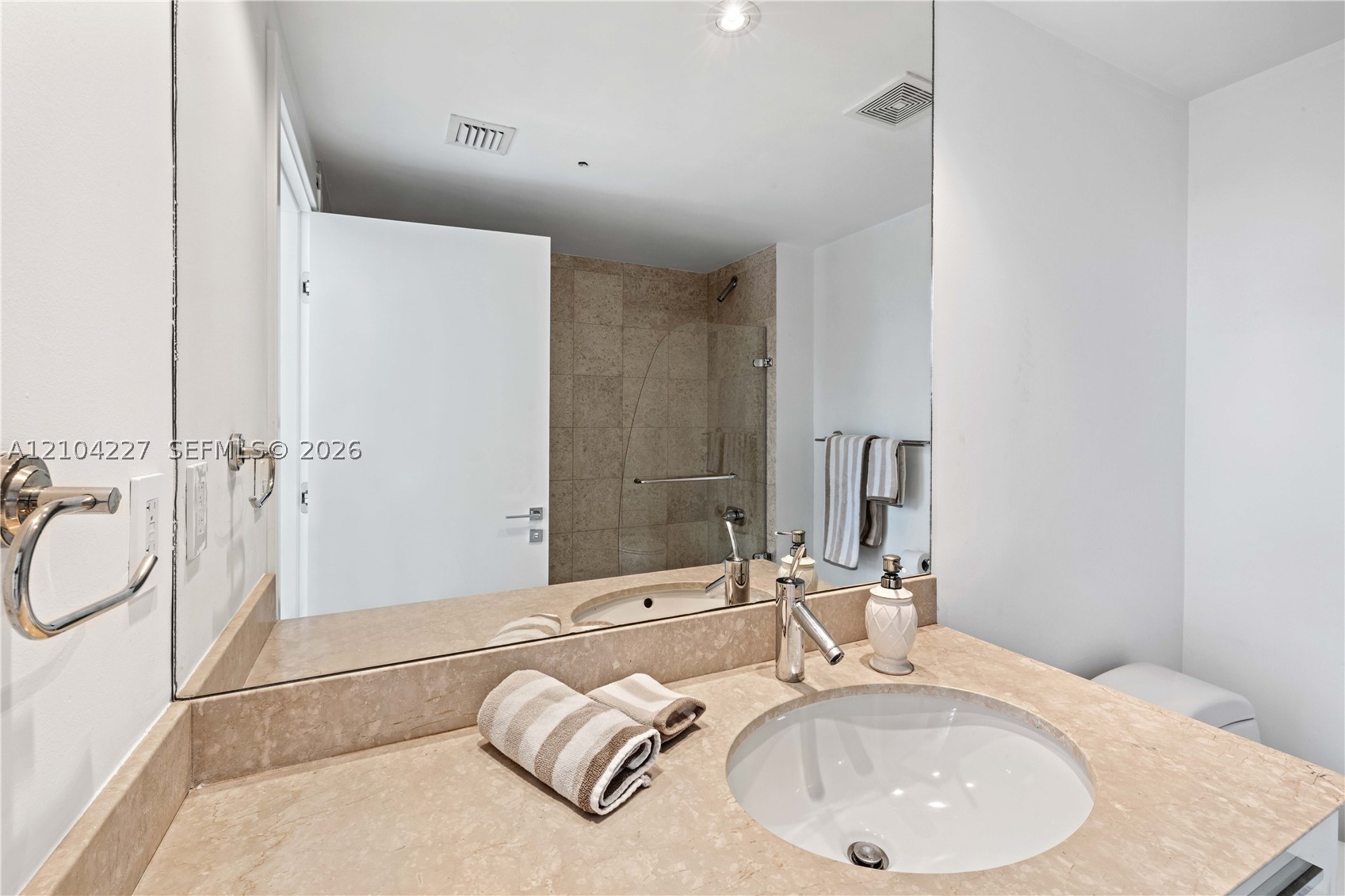 400 Alton Rd #610, Miami Beach FL 33139