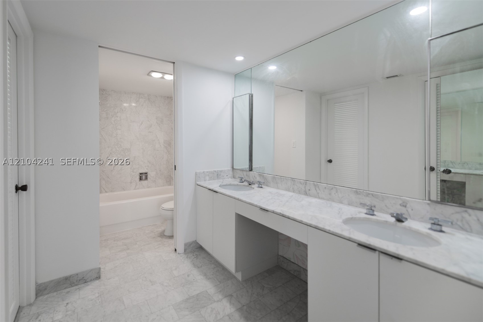 1121 Crandon Blvd #D1206, Key Biscayne FL 33149