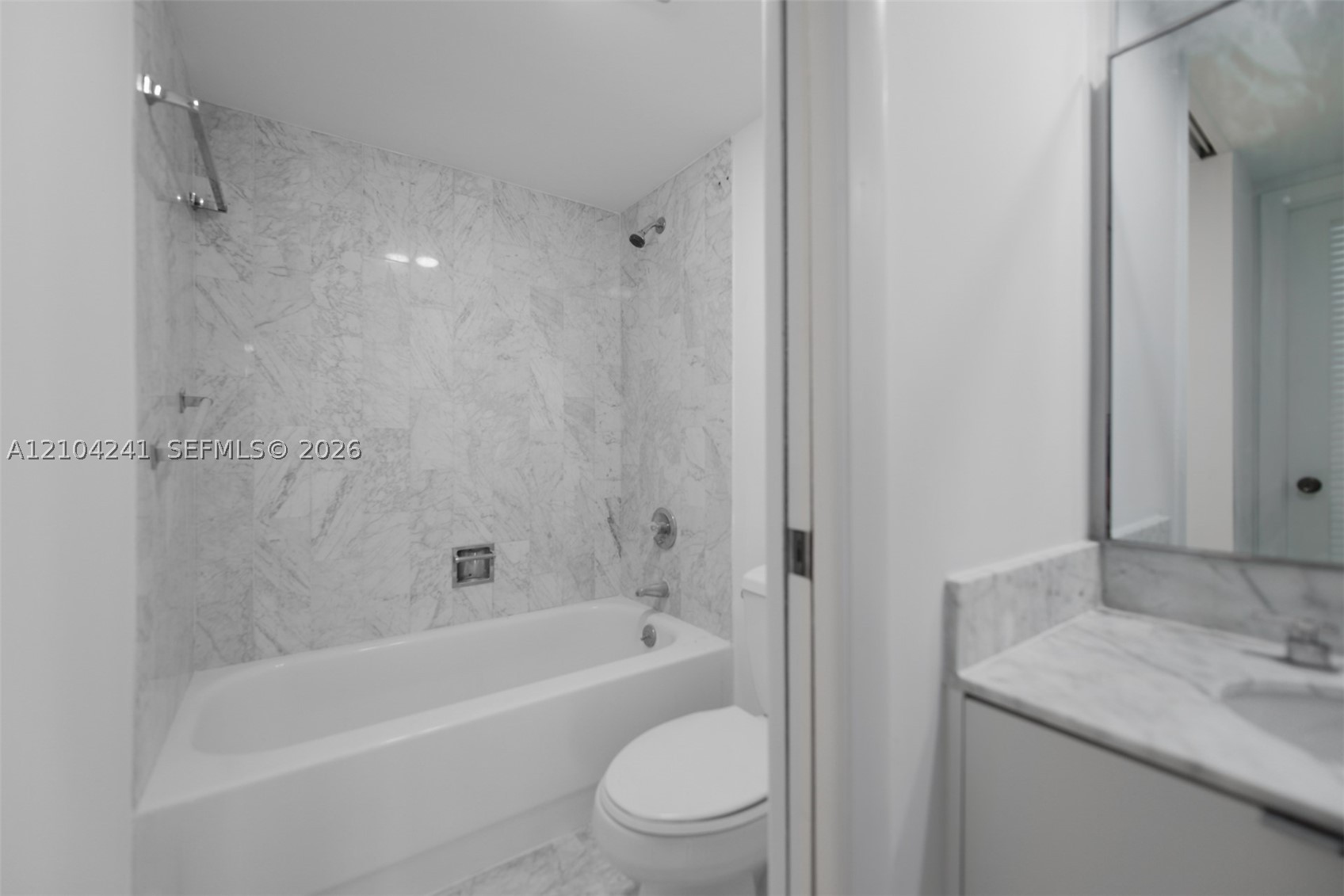 1121 Crandon Blvd #D1206, Key Biscayne FL 33149