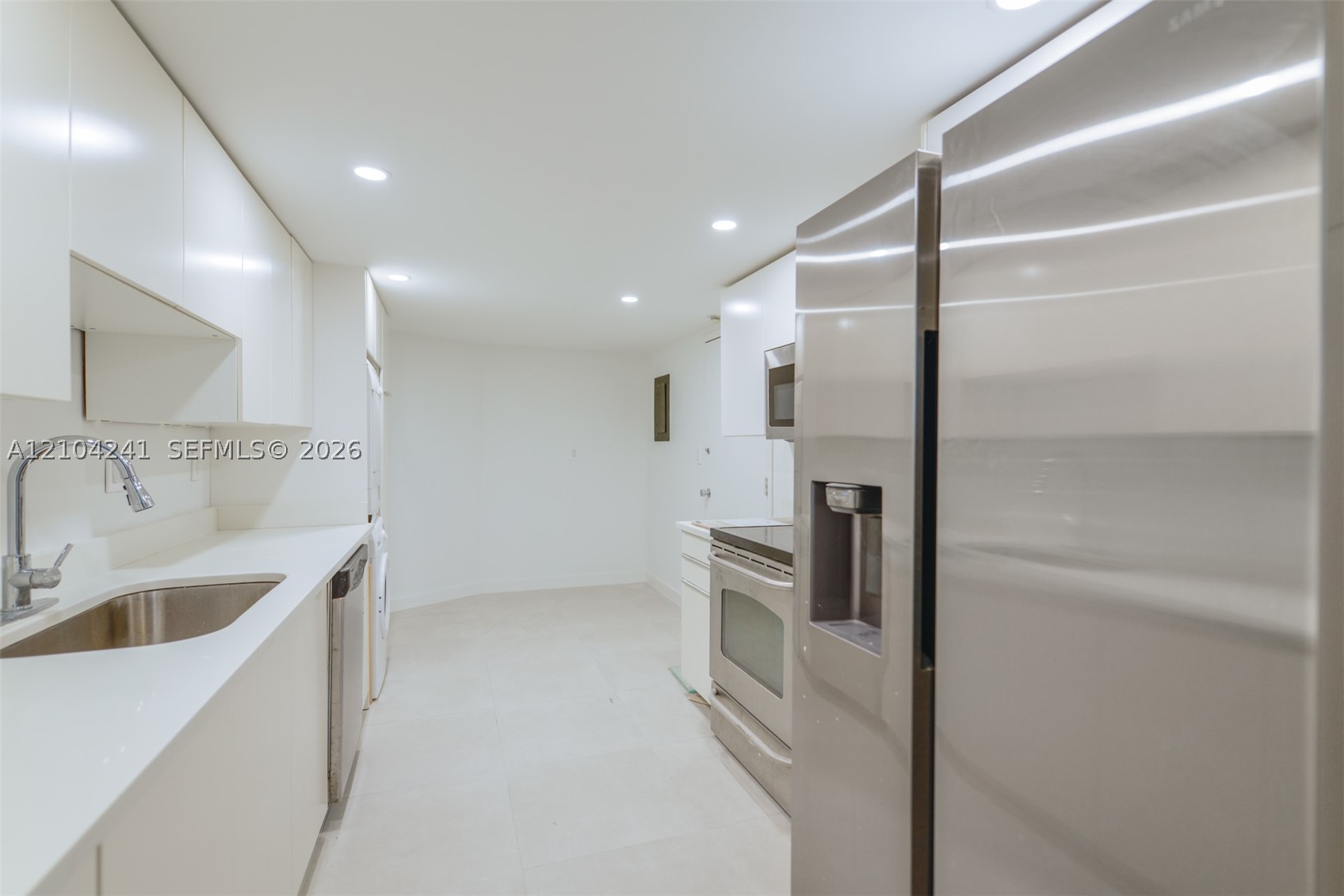 1121 Crandon Blvd #D1206, Key Biscayne FL 33149