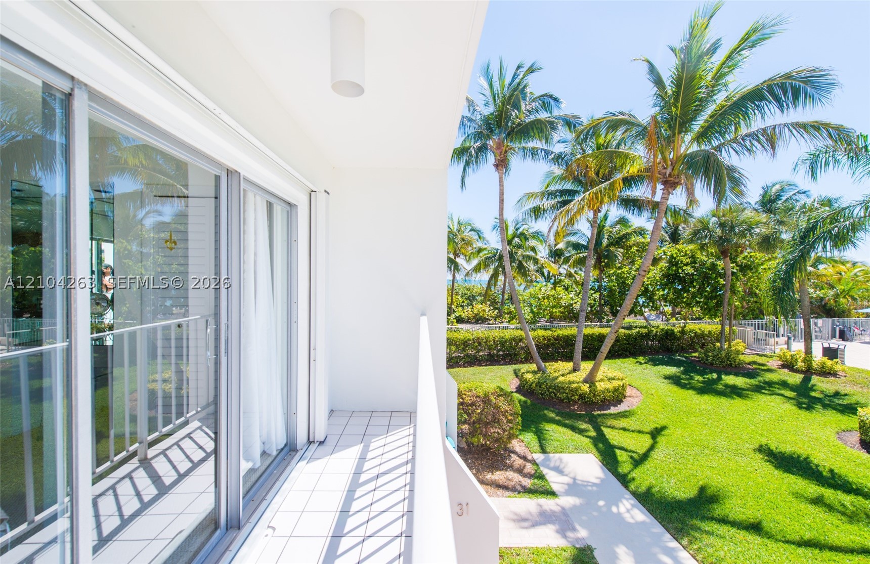 881 Ocean Dr #TH31, Key Biscayne FL 33149
