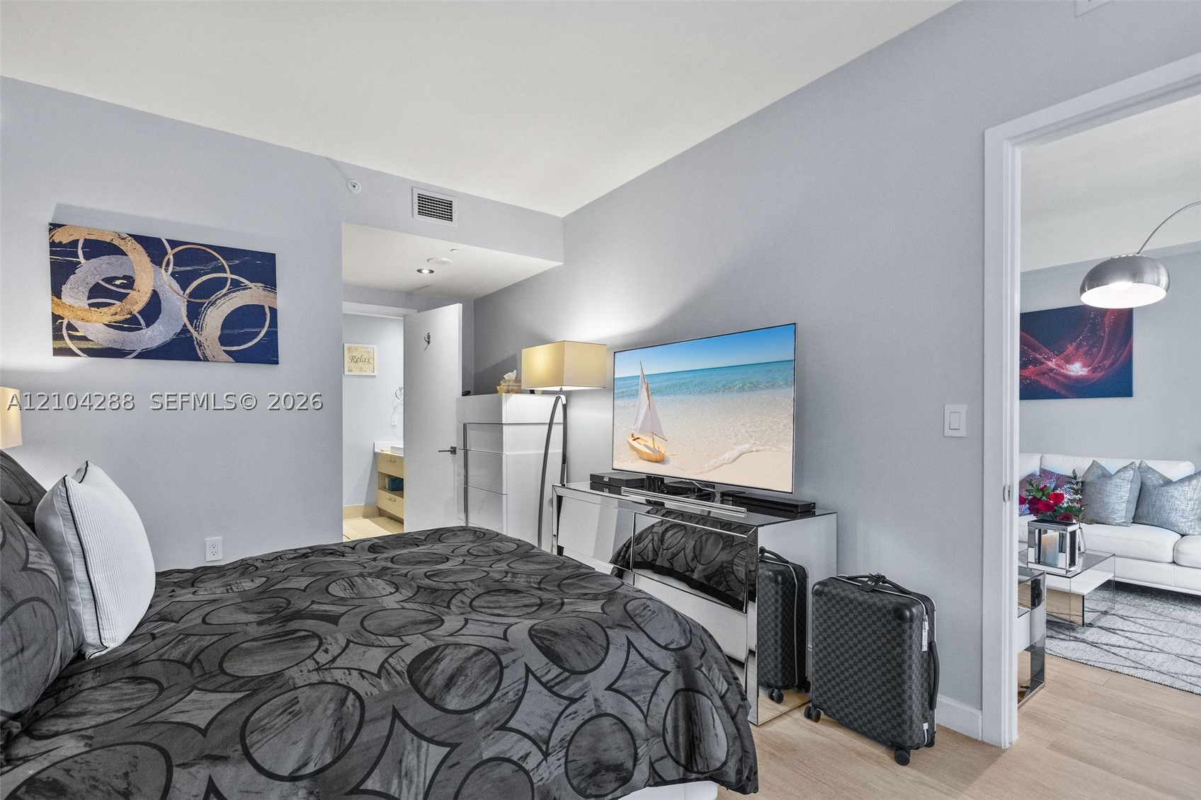 55 SW 9th St #2309, Miami FL 33130