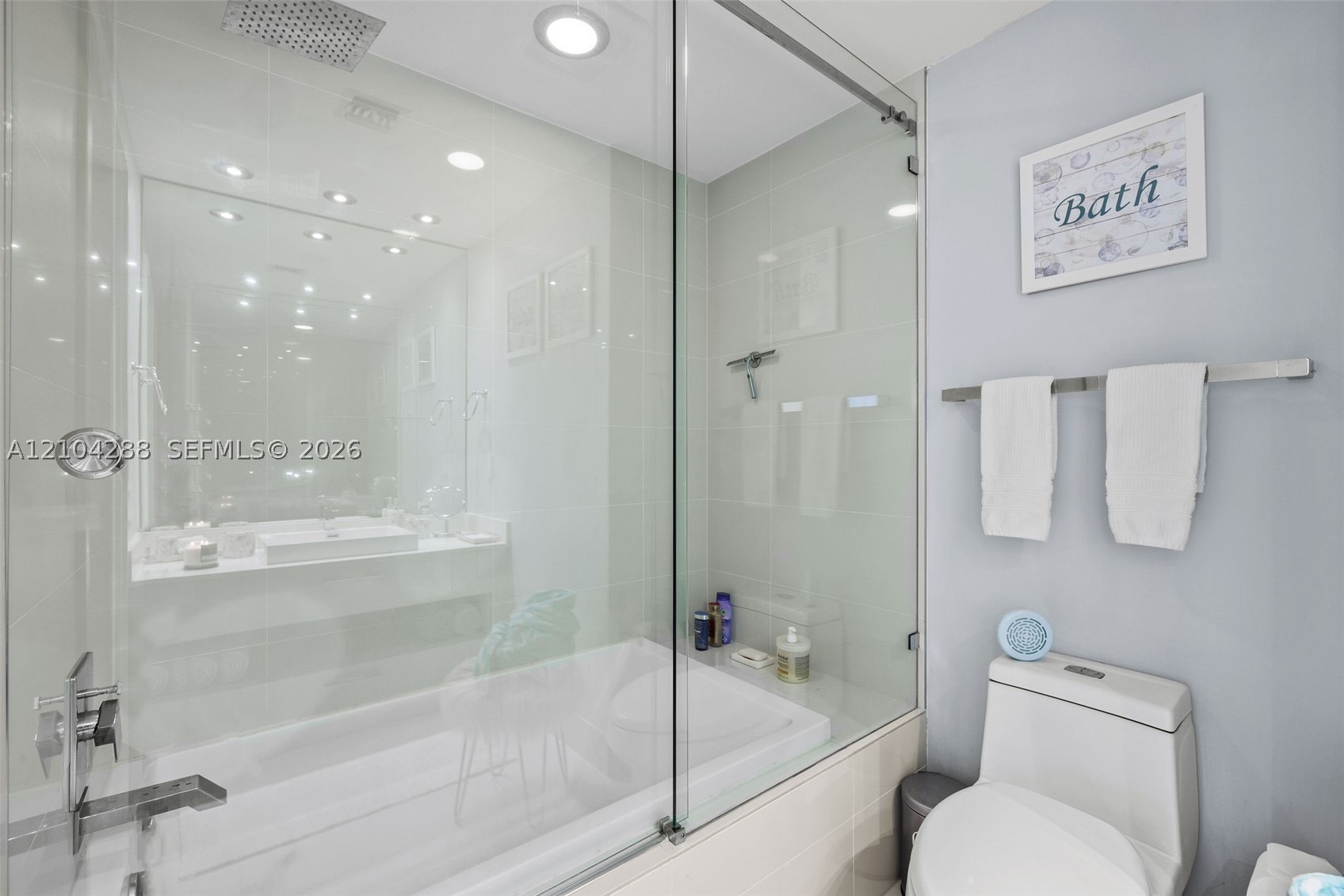 55 SW 9th St #2309, Miami FL 33130