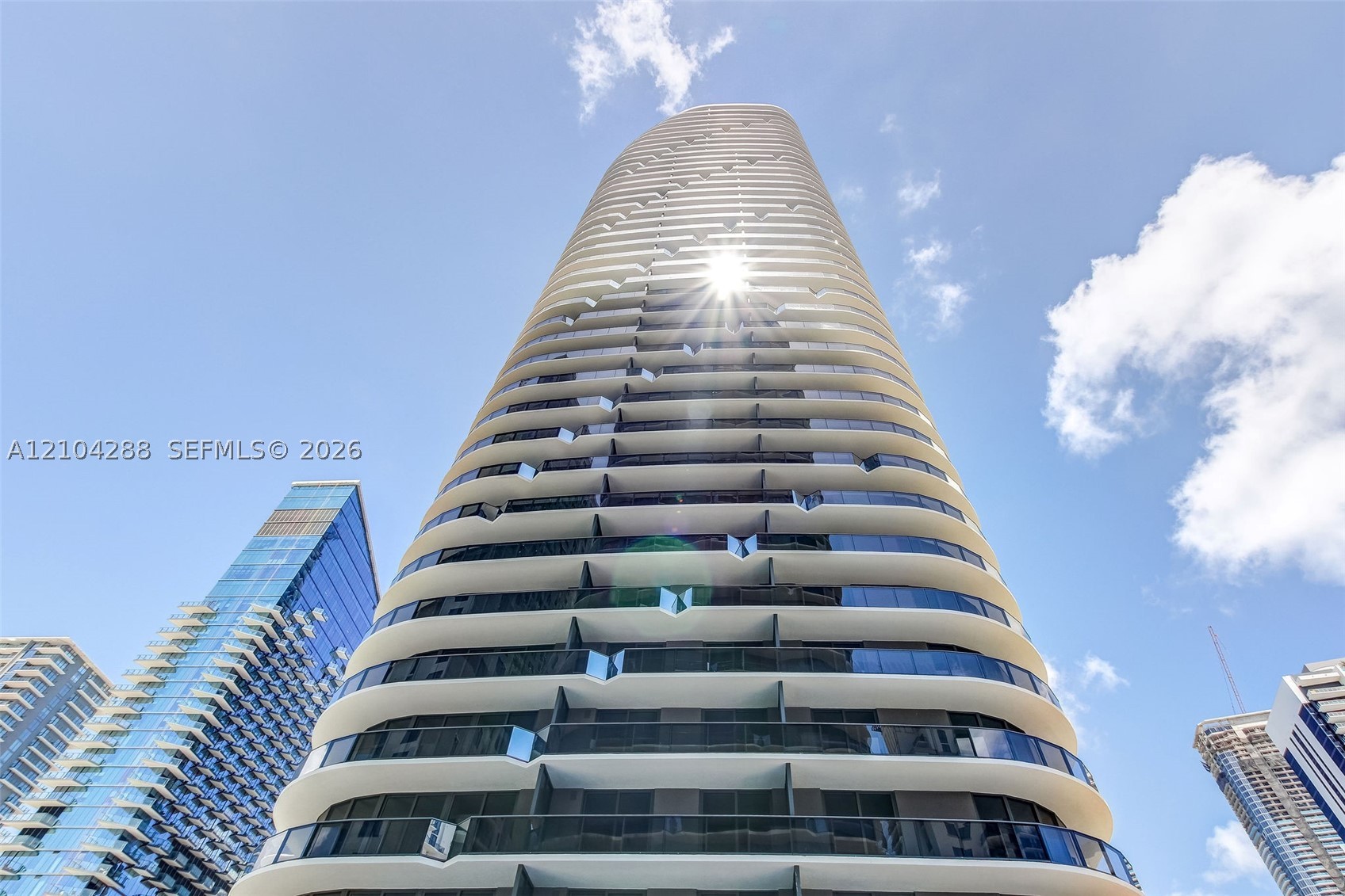 55 SW 9th St #2309, Miami FL 33130
