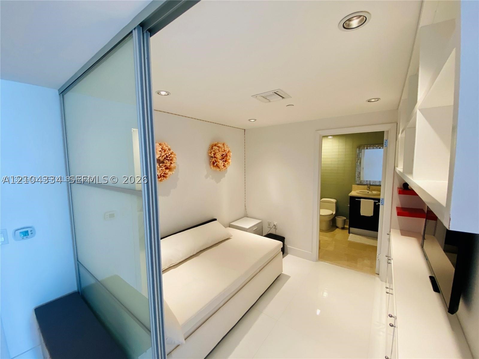 17121 Collins Ave #907, Sunny Isles Beach FL 33160