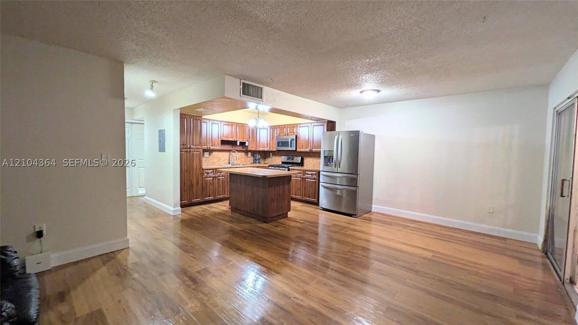 502 NW 11th St, Miami FL 33136