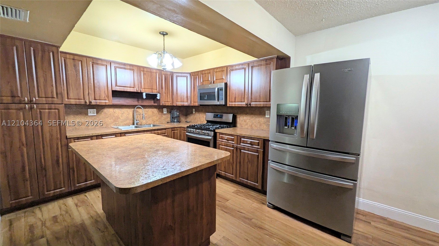 502 NW 11th St, Miami FL 33136