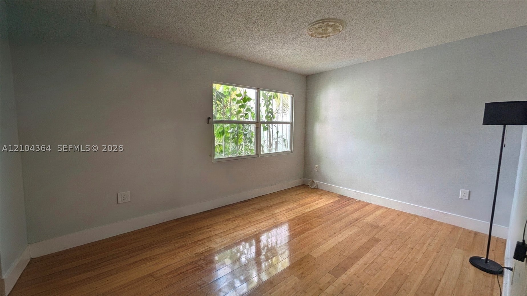 502 NW 11th St, Miami FL 33136