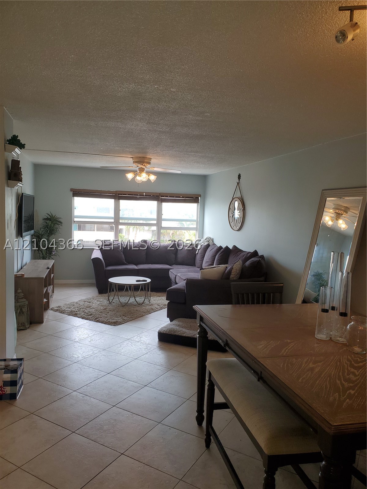 2555 NE 11th St #301, Fort Lauderdale FL 33304
