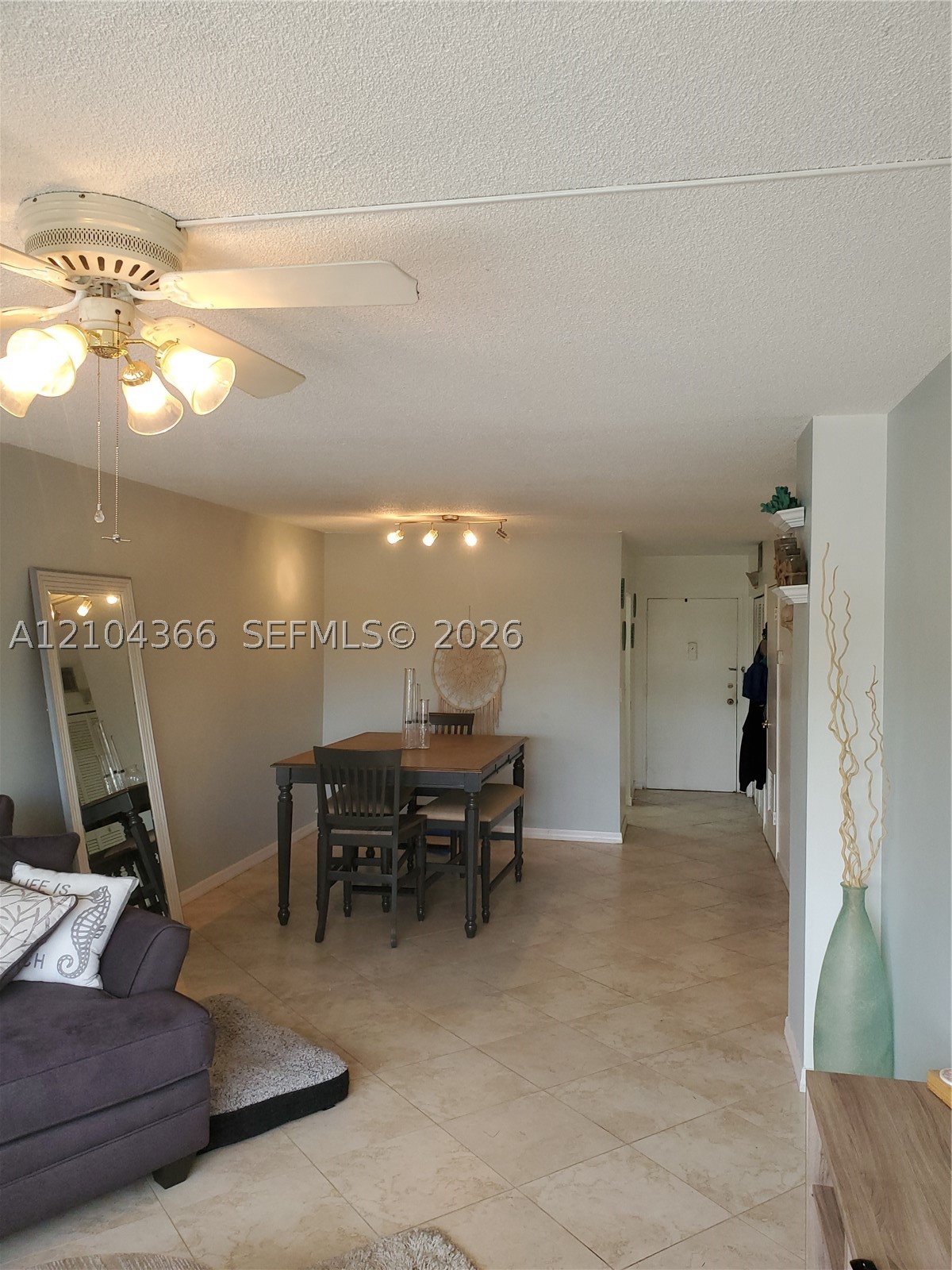 2555 NE 11th St #301, Fort Lauderdale FL 33304