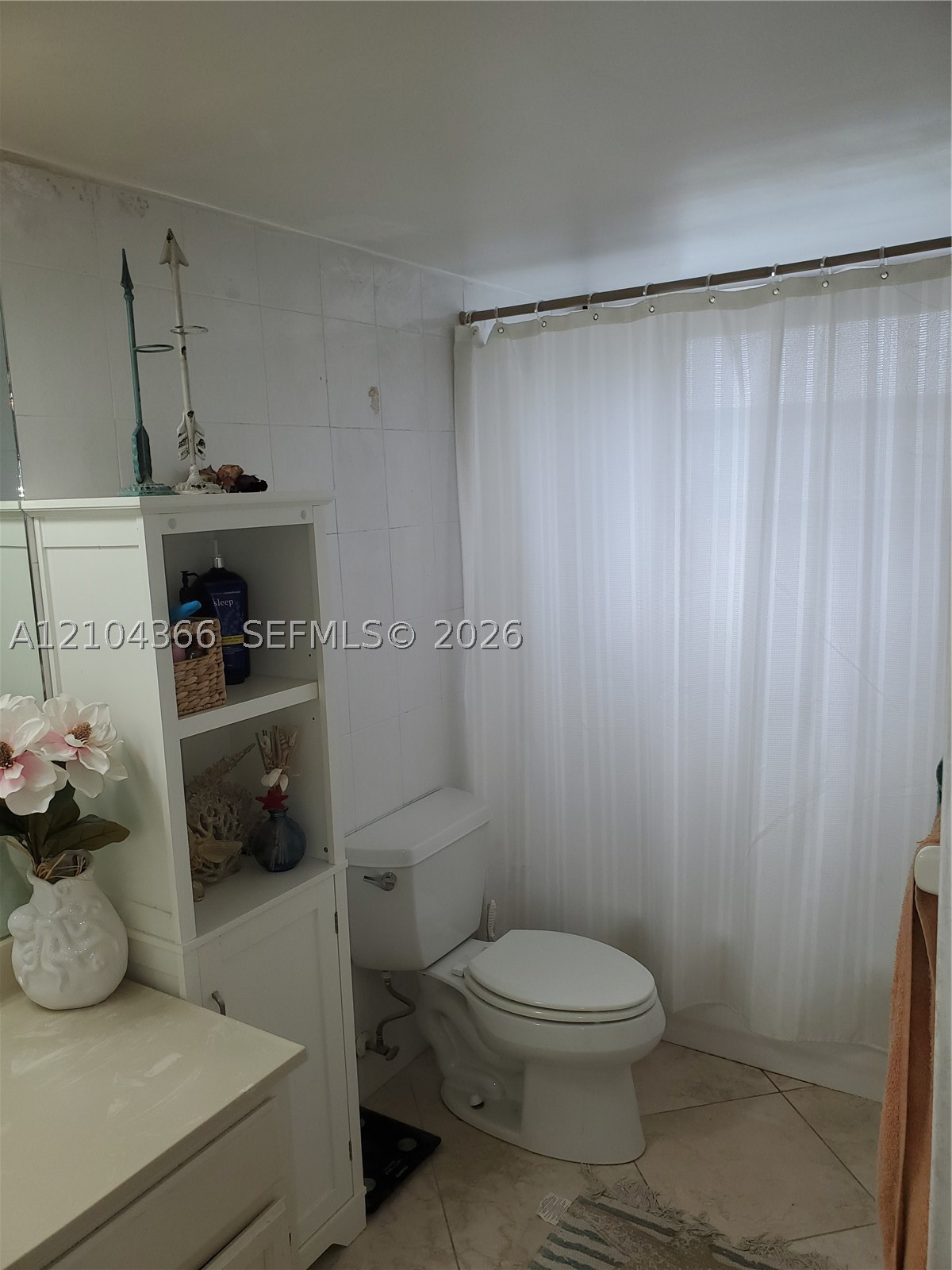 2555 NE 11th St #301, Fort Lauderdale FL 33304