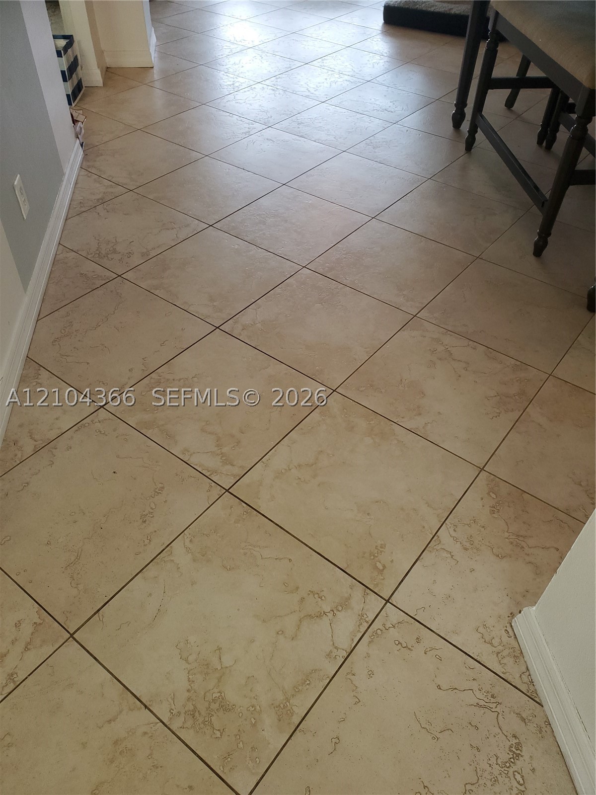 2555 NE 11th St #301, Fort Lauderdale FL 33304