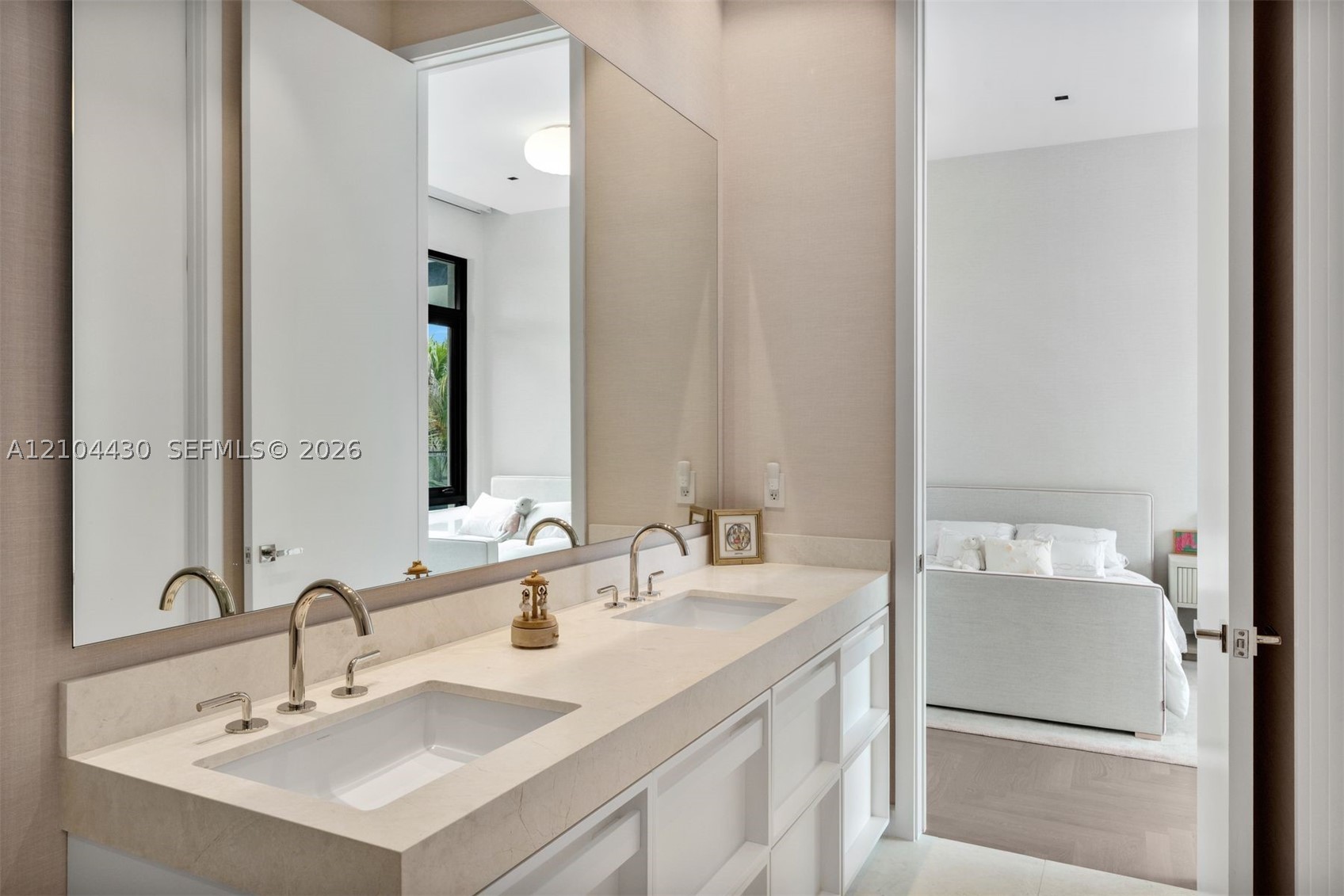 360 Harbor Ln, Key Biscayne FL 33149