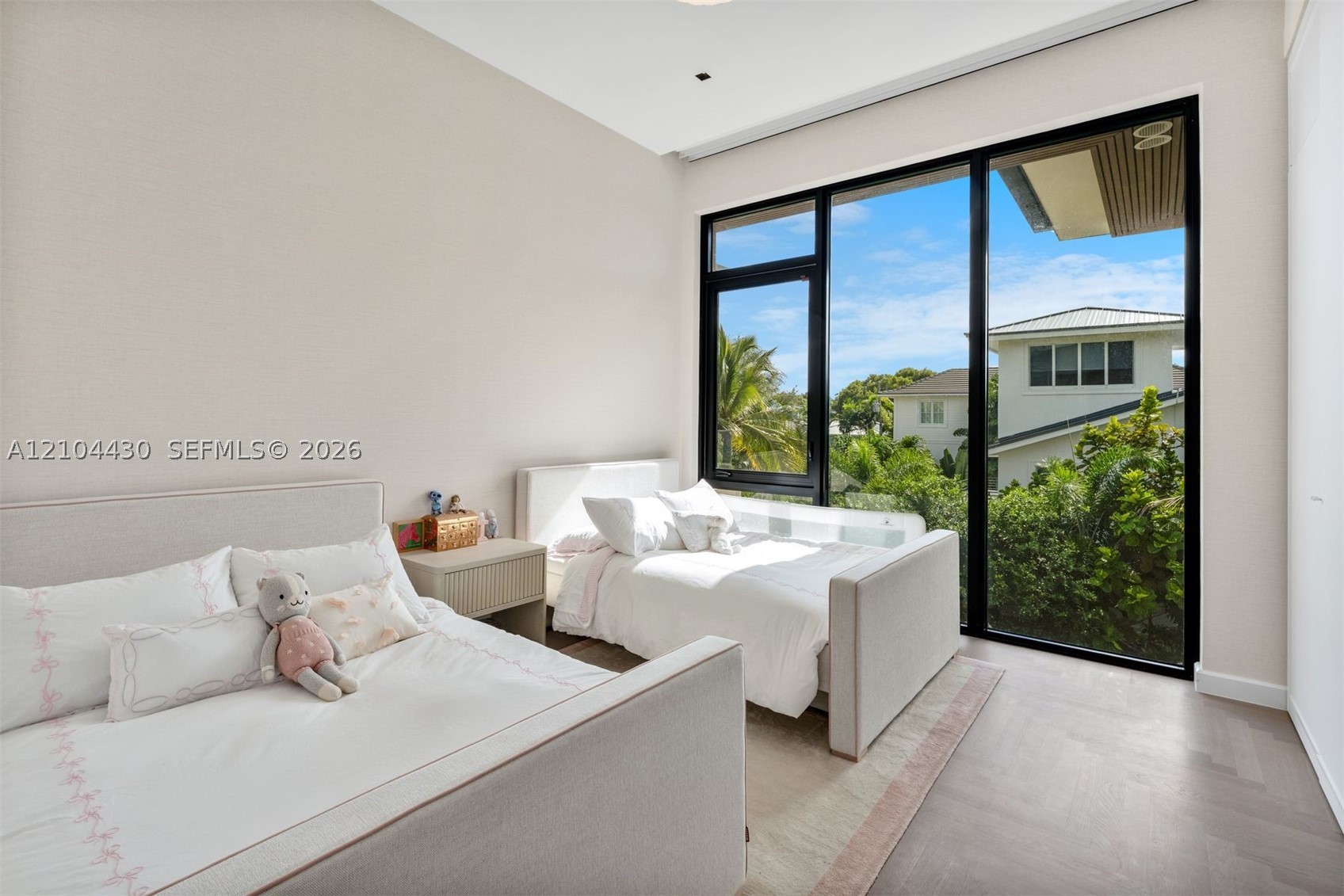 360 Harbor Ln, Key Biscayne FL 33149