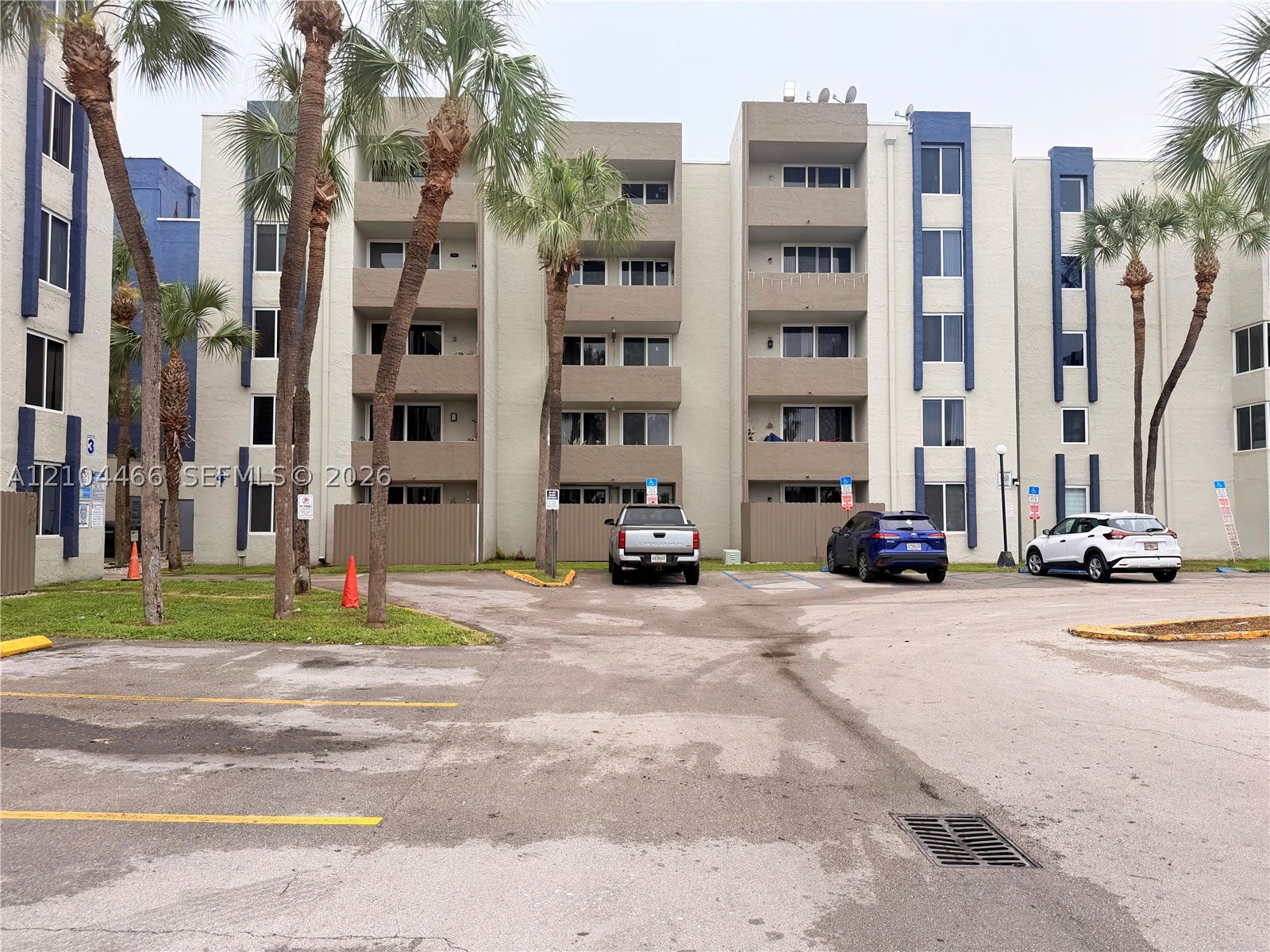 10000 NW 80th Ct #2227, Hialeah Gardens FL 33016
