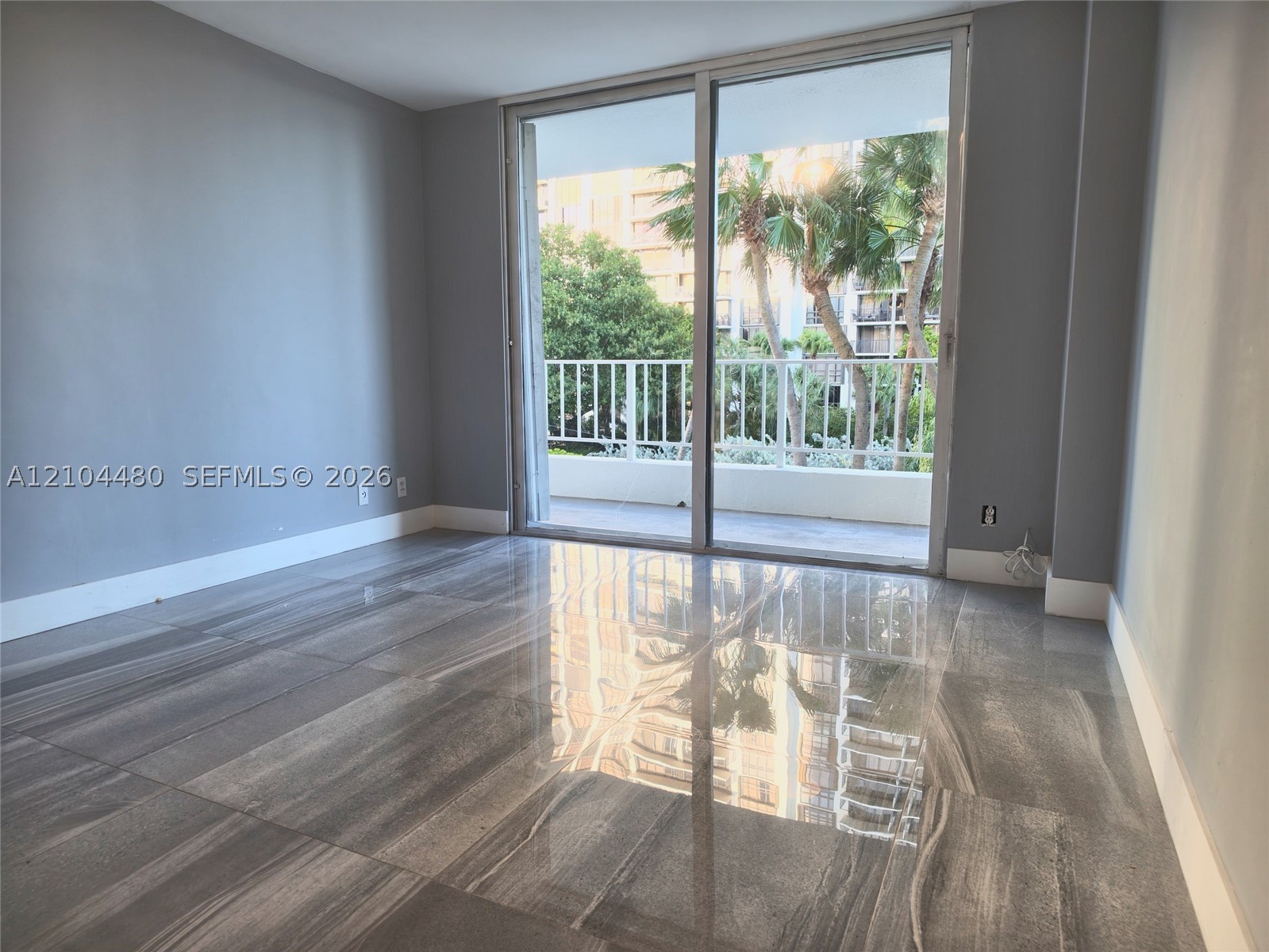 200 SE 15th Rd #4I, Miami FL 33129