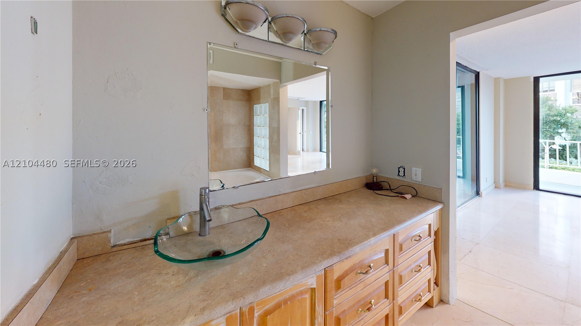 200 SE 15th Rd #4I, Miami FL 33129