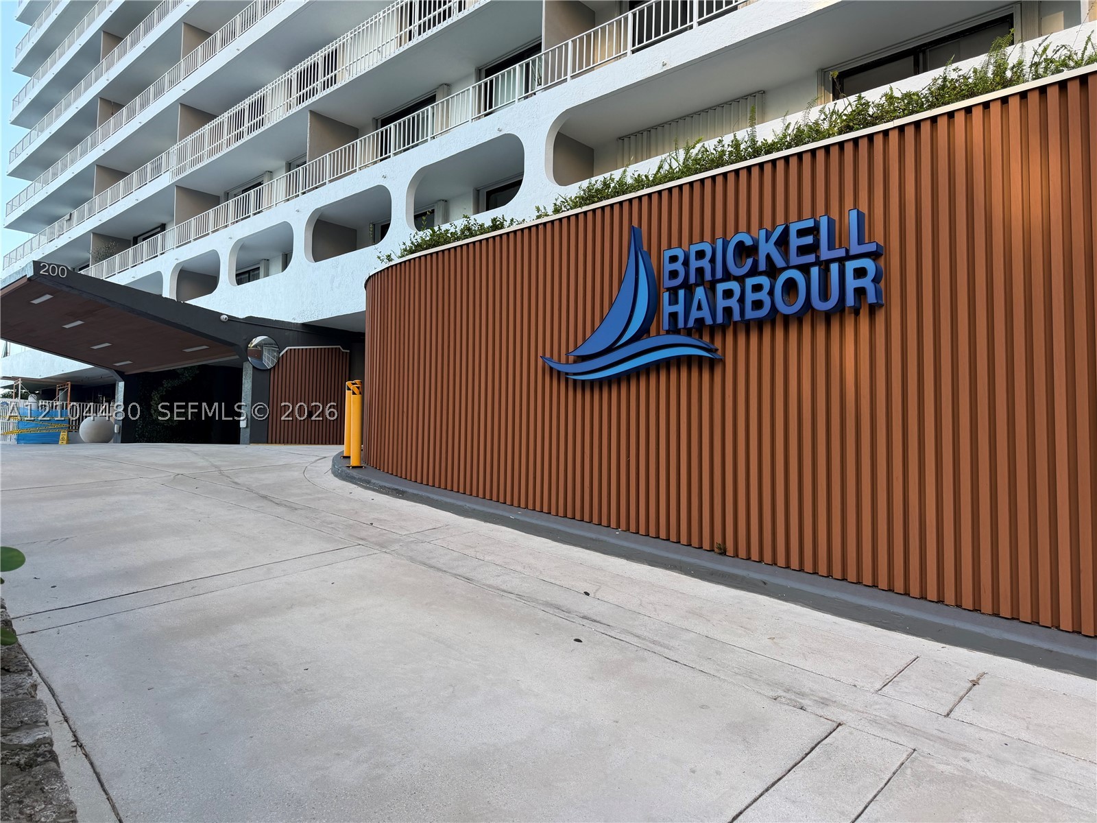 200 SE 15th Rd #4I, Miami FL 33129