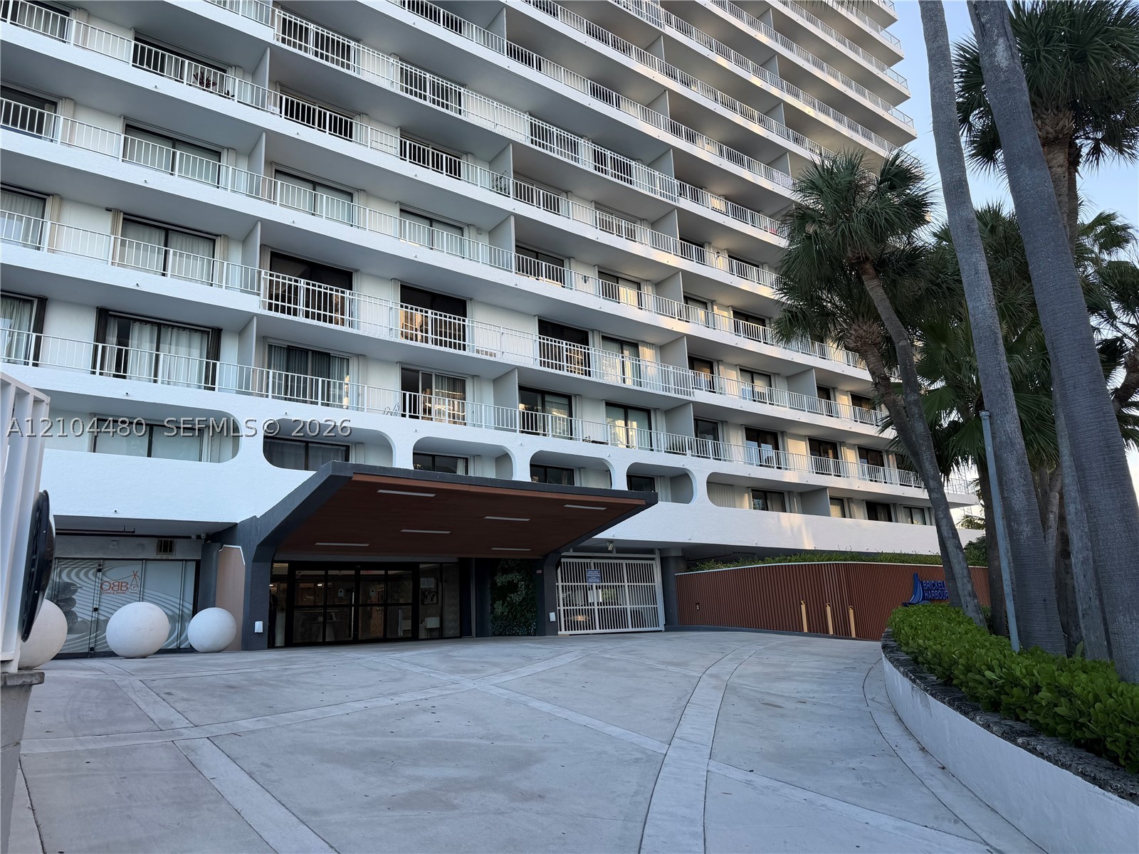 200 SE 15th Rd #4I, Miami FL 33129
