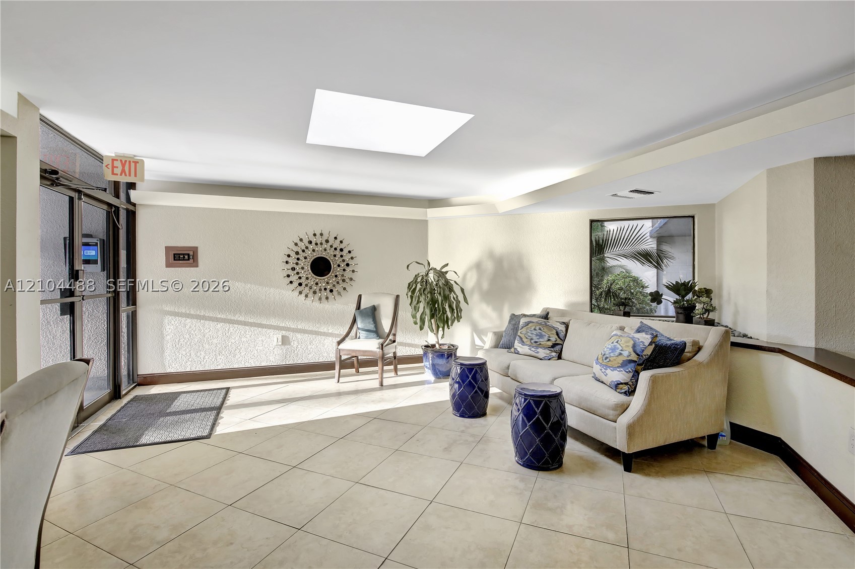 520 SE 12th St #305, Dania Beach FL 33004