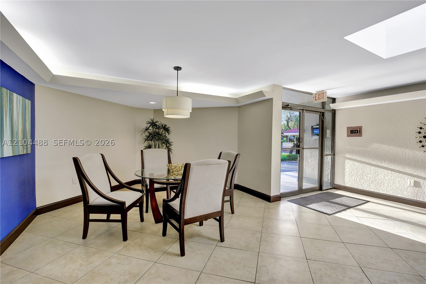 520 SE 12th St #305, Dania Beach FL 33004