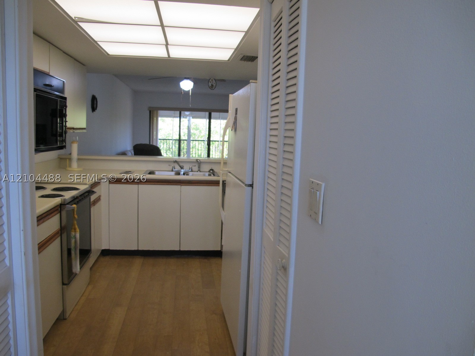 520 SE 12th St #305, Dania Beach FL 33004